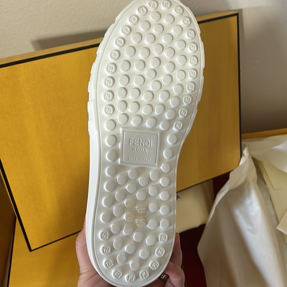 Fendi sneakers - Picture 7 of 8